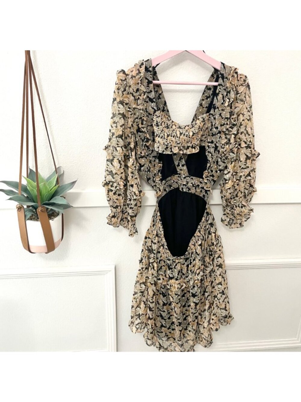 Anthropologie V-Neck Ruffle Cutout Mini Dress in Neutral Motif Size L - Picture 3 of 8